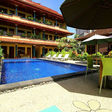 Dua Dara Inn Kuta Legian Exteriér fotografie