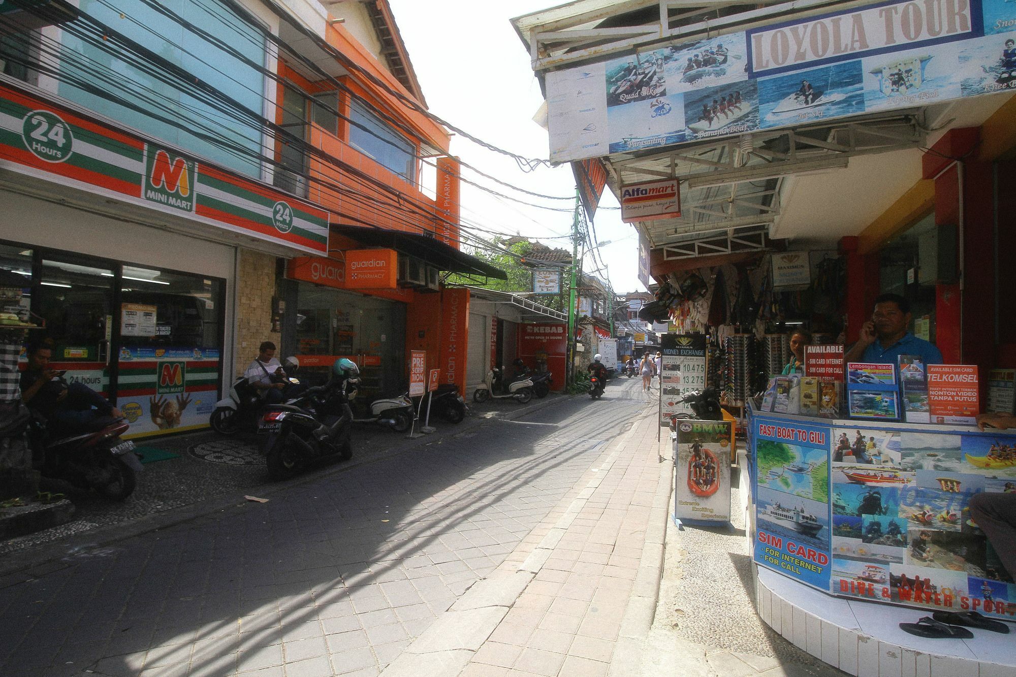 Dua Dara Inn Kuta Legian Exteriér fotografie