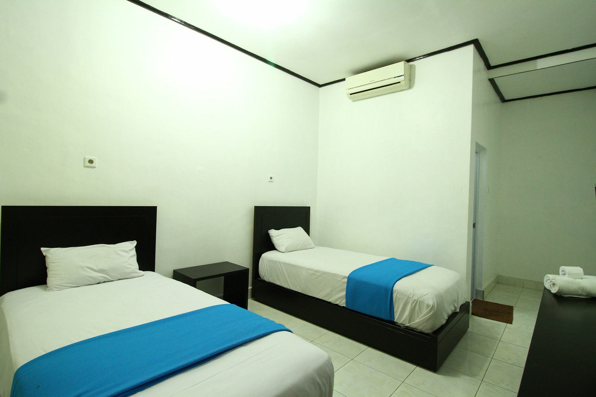 Dua Dara Inn Kuta Legian Exteriér fotografie