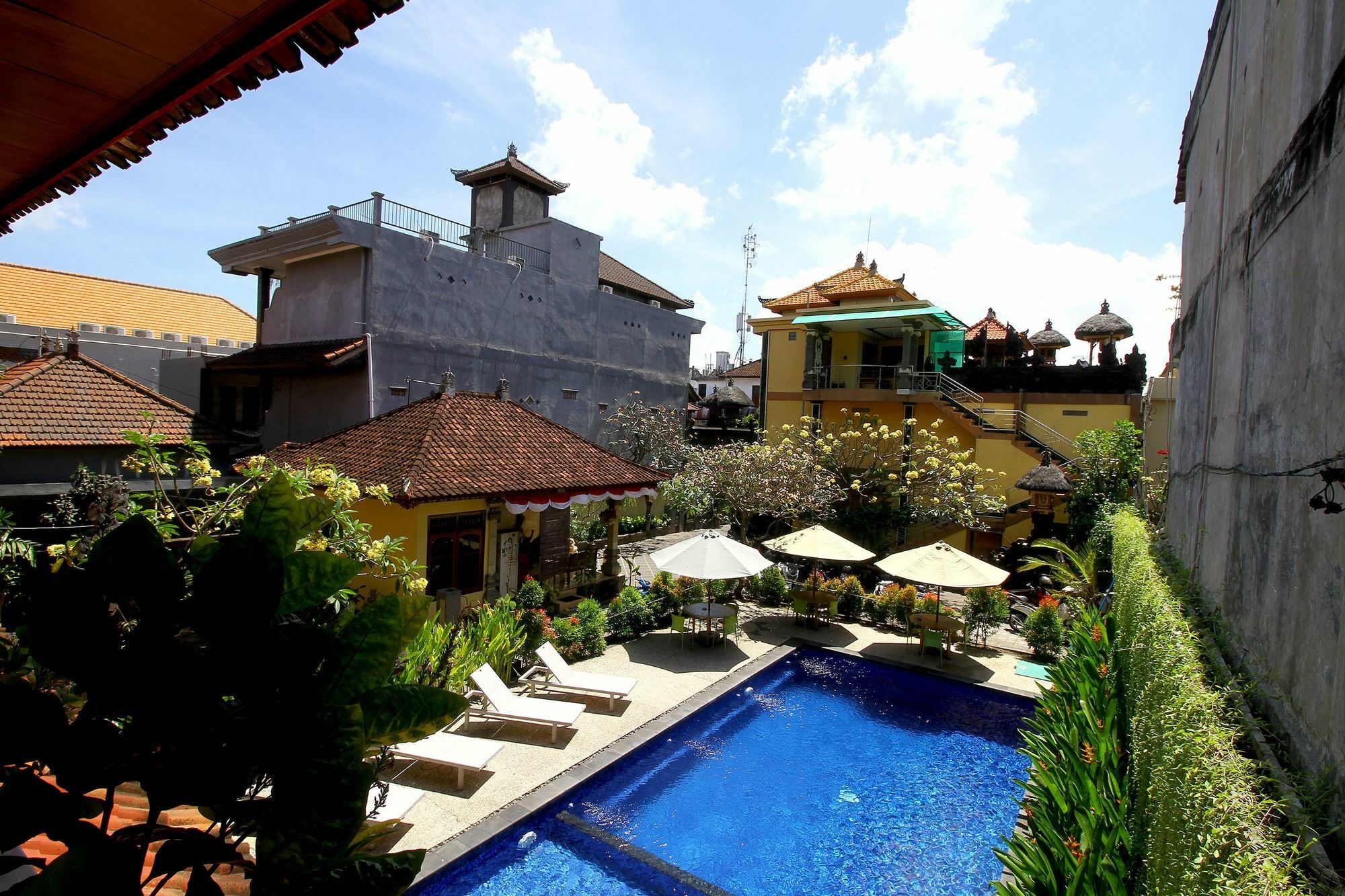 Dua Dara Inn Kuta Legian Exteriér fotografie