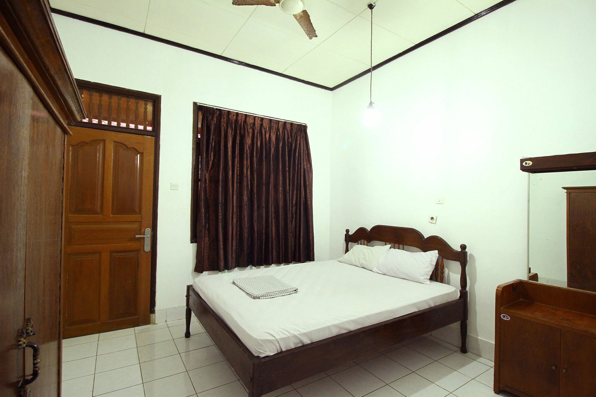 Dua Dara Inn Kuta Legian Exteriér fotografie